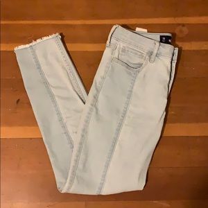 two toned hollister jeans!